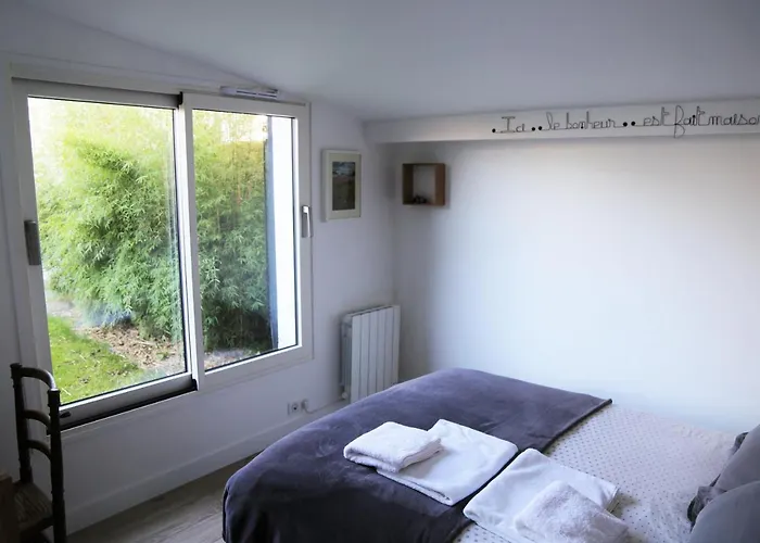 D'hotes Les Petits Oiseaux Bed & Breakfast 3*