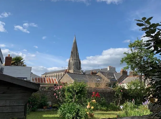 D'hotes Les Petits Oiseaux 3* נאנט